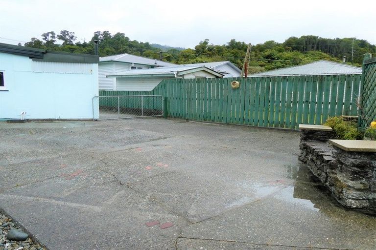 Photo of property in 102 Marsden Road, Greymouth, 7805