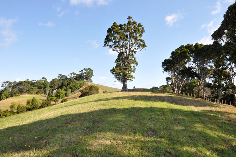 Photo of property in 5 Kookaburra Drive, Tawharanui Peninsula, Warkworth, 0986
