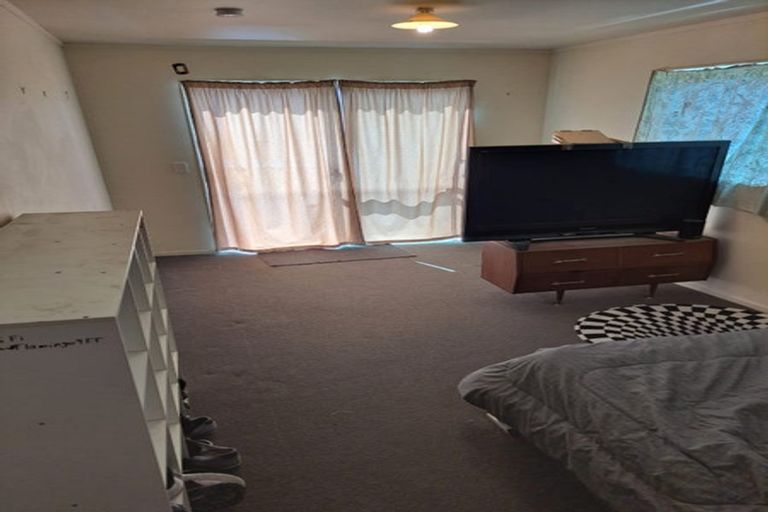 Photo of property in 42a Farwood Drive, Henderson, Auckland, 0612