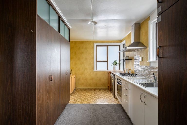 Photo of property in 10 Carey Street, Waitara, 4320