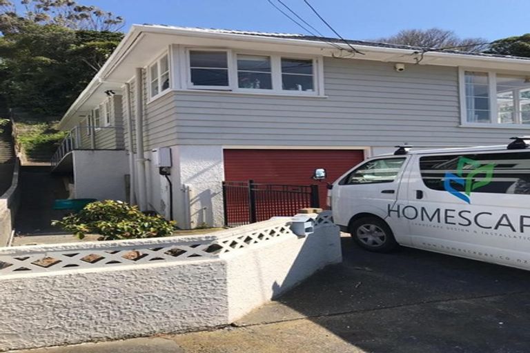 Photo of property in 24 Severn Street, Island Bay, Wellington, 6023