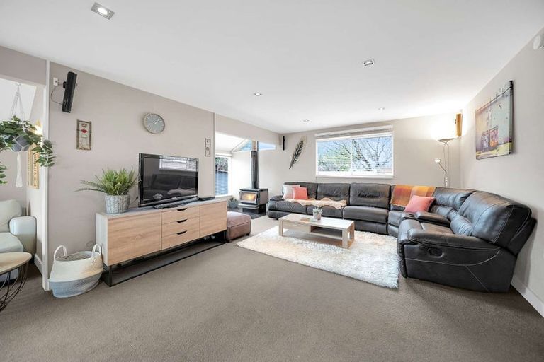 Photo of property in 10 Pompolona Street, Te Anau, 9600