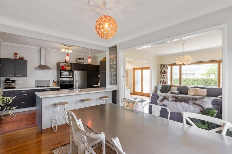 Photo of property in 1111a Heretaunga Street East, Parkvale, Hastings, 4122