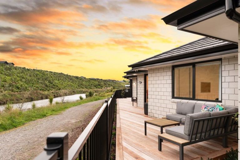 Photo of property in 105 Whakaturou Crescent, Pyes Pa, Tauranga, 3112