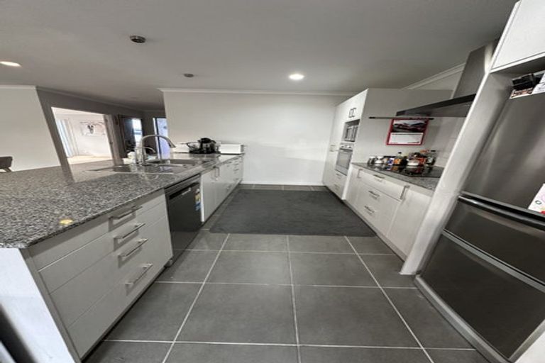 Photo of property in 220 Harbourside Drive, Karaka, Papakura, 2113