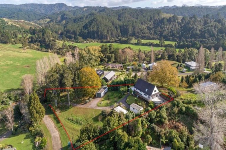 Photo of property in 3 Brenton Place, Whangamata, 3691