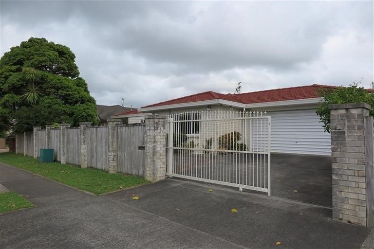 Photo of property in 1/72 Millhouse Drive, Northpark, Auckland, 2013
