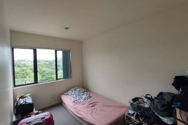 Photo of property in Lynn Park Terrace, 12/12 Ambrico Place, New Lynn, Auckland, 0600