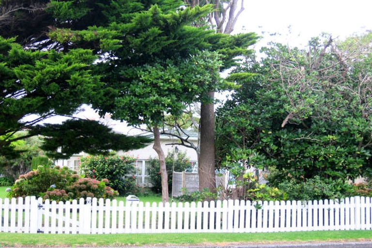 Photo of property in 60 Manly Street, Paraparaumu Beach, Paraparaumu, 5032