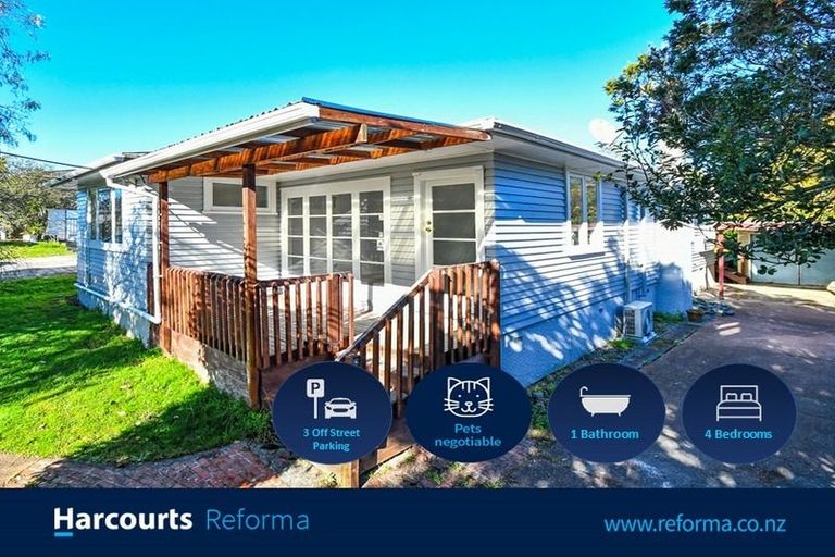 Photo of property in 20 Chilcott Road, Henderson, Auckland, 0612