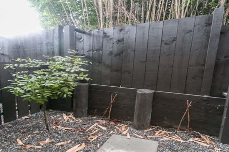 Photo of property in 15/27 Glenorchy Street, Glen Eden, Auckland, 0602