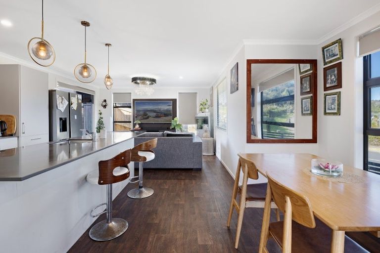 Photo of property in 2 Hauruia Way, Pyes Pa, Tauranga, 3112