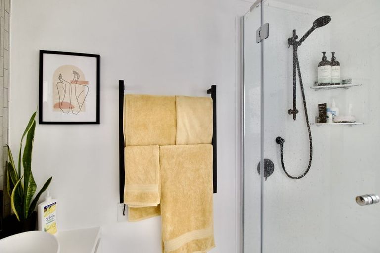 Photo of property in 6 Wiriana Place, Stanmore Bay, Whangaparaoa, 0932