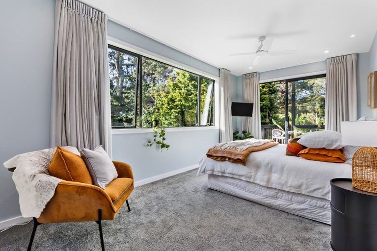 Photo of property in 30a Bernard Magnus Lane, Greenhithe, Auckland, 0632