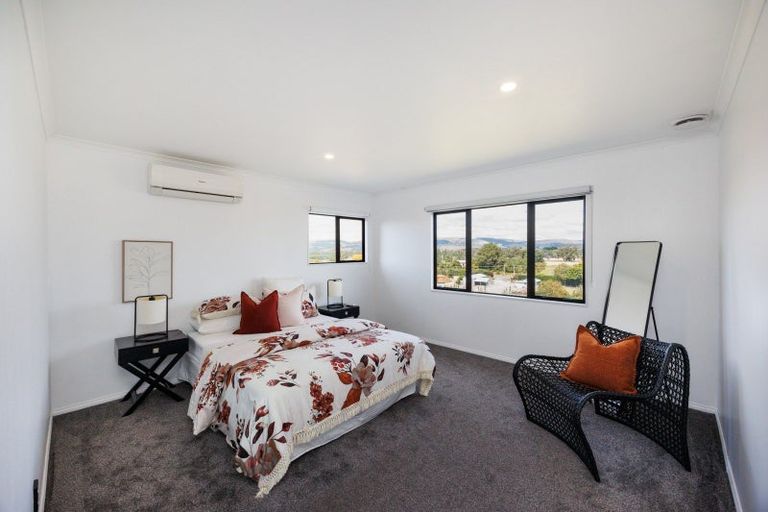 Photo of property in 69 Royal Oak Drive, Kelvin Grove, Palmerston North, 4414