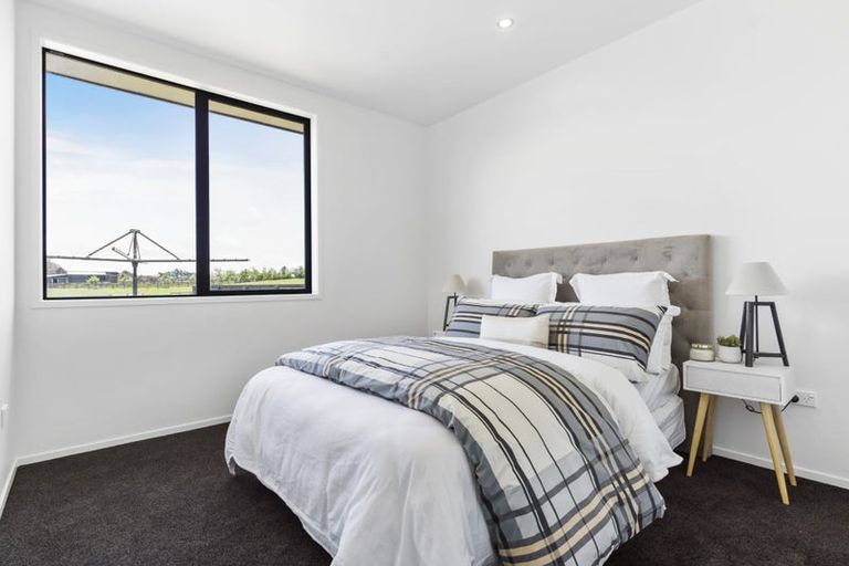 Photo of property in 5 Codlin Road, Waiuku, 2683