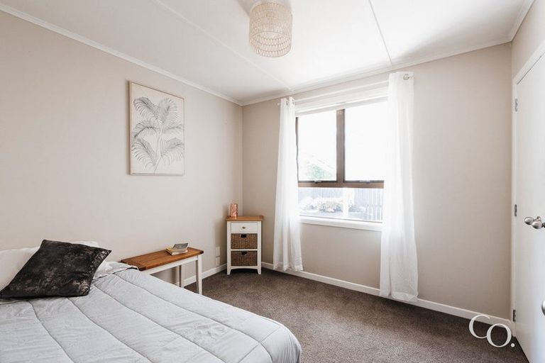 Photo of property in 22 Queen Road, Bellevue, Tauranga, 3110