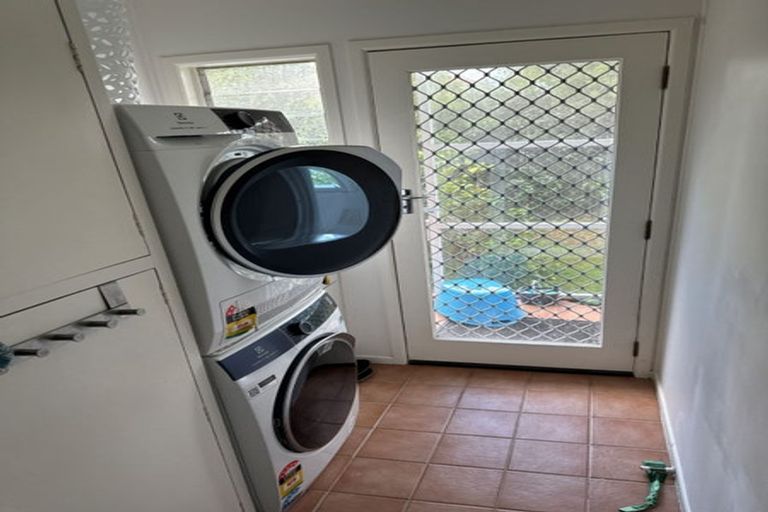 Photo of property in 2/43 Northumberland Avenue, Belmont, Auckland, 0622