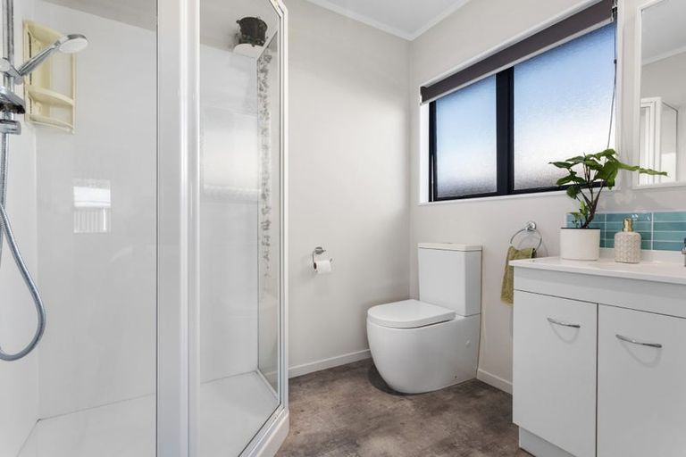 Photo of property in 21 Edgewater Grove, Whakatane, 3120