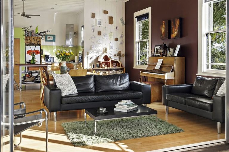 Photo of property in 128 Bombay Road, Bombay, 2675