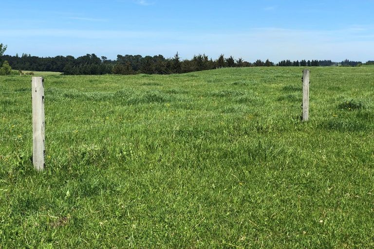 Photo of property in 830 Oxford Road, Fernside, Rangiora, 7471