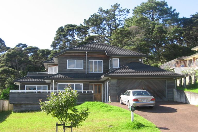Photo of property in 33 Woodfern Crescent, Titirangi, Auckland, 0604