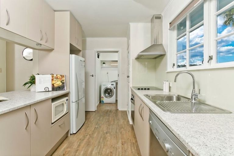 Photo of property in 117 Stanley Road, Glenfield, Auckland, 0629