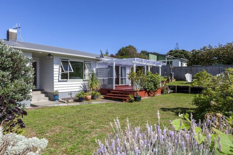 Photo of property in 4 Clarkes Crescent, Paekakariki, 5034