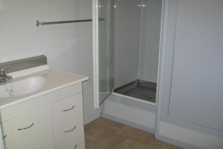 Photo of property in 3/9 Paris Place, Birkenhead, Auckland, 0626