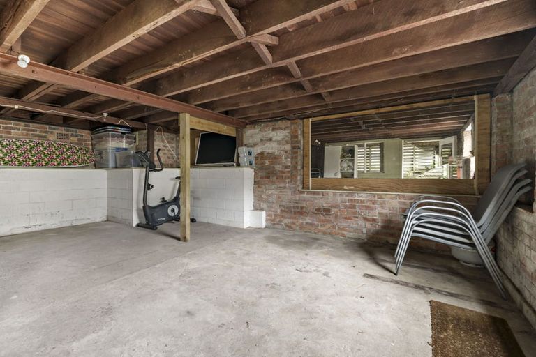 Photo of property in 39 Toru Street, Te Atatu Peninsula, Auckland, 0610