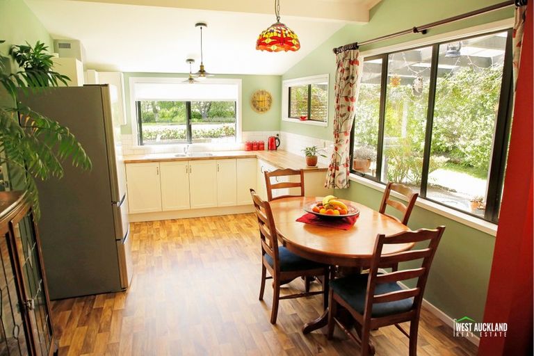 Photo of property in 623a Swanson Road, Swanson, Auckland, 0612