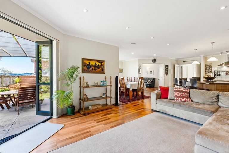 Photo of property in 20 Anchorite Way, Red Beach, 0932