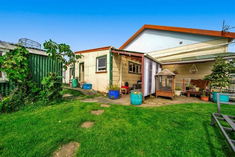 Photo of property in 22 Hunter Street, Hawera, 4610