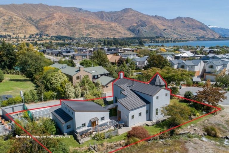 Photo of property in 22 Tenby Street, Wanaka, 9305