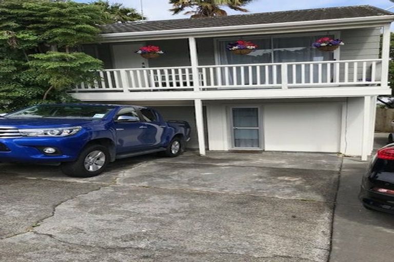 Photo of property in 2/14 Finchley Road, Torbay, Auckland, 0630