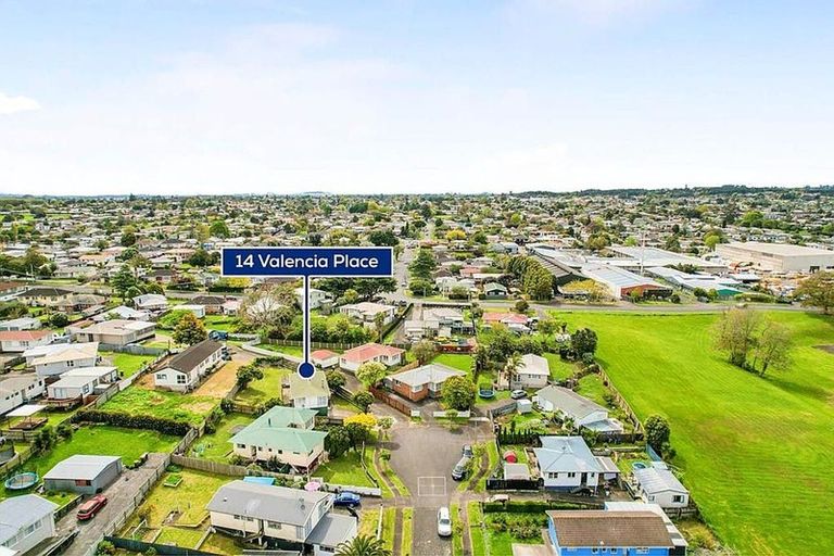 Photo of property in 14 Valencia Place, Manurewa, Auckland, 2102