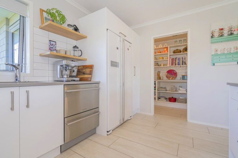 Photo of property in 10 Roseberry Place, Whitianga, 3510