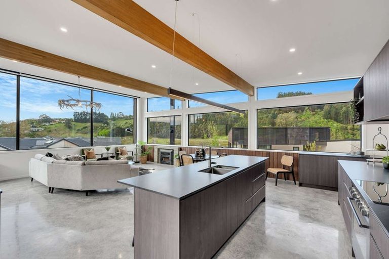 Photo of property in 13 Round Hill Rise, Cracroft, Christchurch, 8022