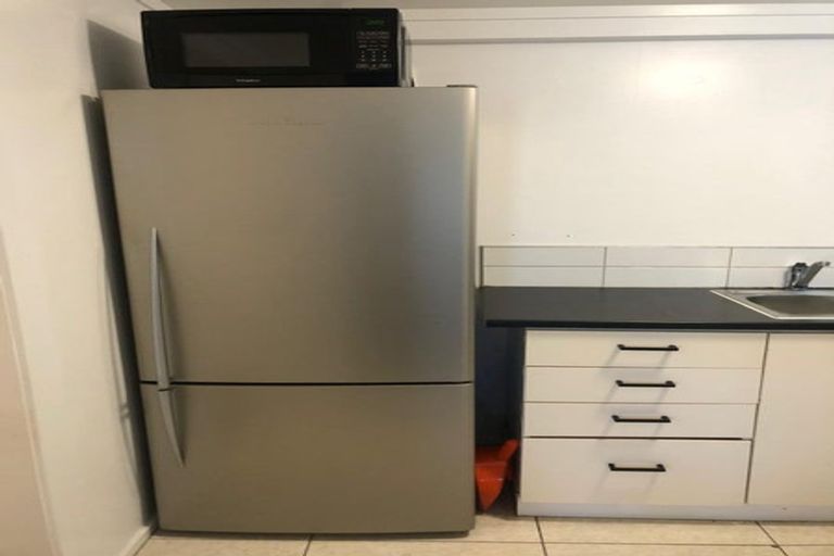 Photo of property in 113 Akaroa Drive, Maupuia, Wellington, 6022