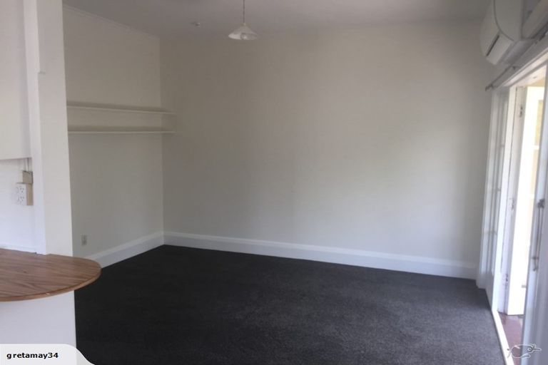 Photo of property in 294 Keyes Road, New Brighton, Christchurch, 8083