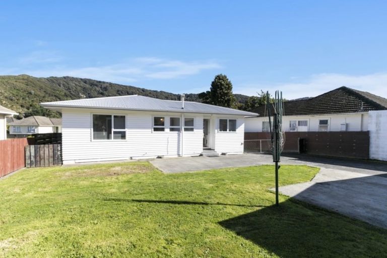 Photo of property in 91 Wood Street, Wainuiomata, Lower Hutt, 5014