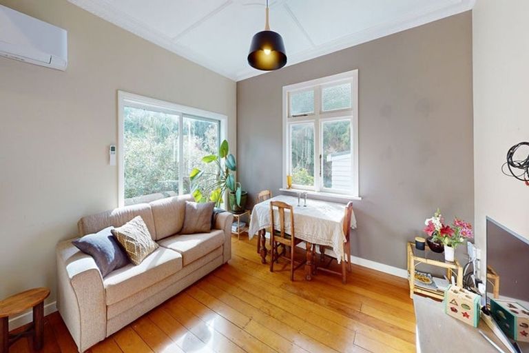 Photo of property in 9 Khandallah Road, Ngaio, Wellington, 6035