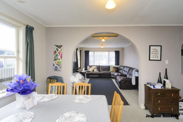 Photo of property in 11 Leslie Avenue, Cloverlea, Palmerston North, 4412