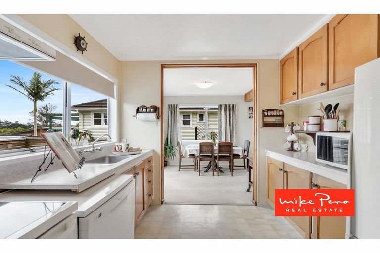 Photo of property in 65 Konini Road, Titirangi, Auckland, 0604