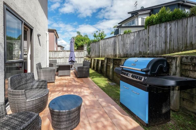 Photo of property in 127 Cyril French Drive, Flat Bush, Auckland, 2016
