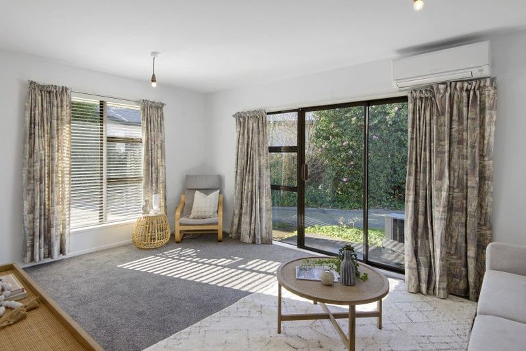 Photo of property in 2/48 Jeffreys Road, Fendalton, Christchurch, 8052