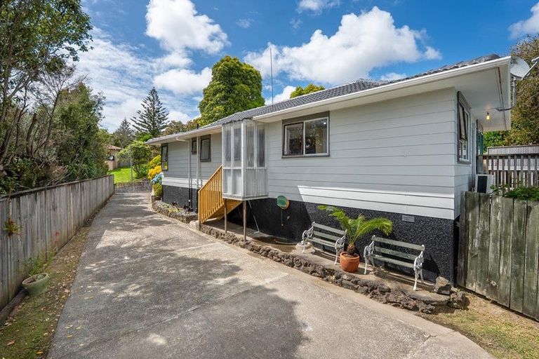 Photo of property in 4 Spinella Drive, Bayview, Auckland, 0629