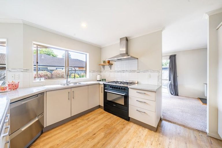 Photo of property in 8 Beechwood Way, Te Marua, Upper Hutt, 5018