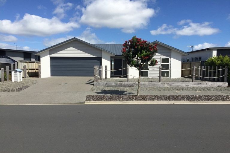 Photo of property in 128 Coast Boulevard, Papamoa Beach, Papamoa, 3118