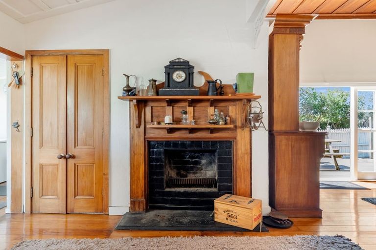 Photo of property in 57 Garfield Road, Helensville, 0800